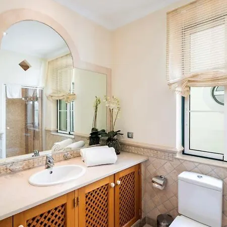 别墅 Sleeps 6 Pool Air Con T607837 金塔湖