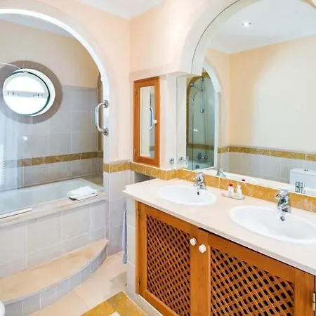 Sleeps 6 Pool Air Con T607837