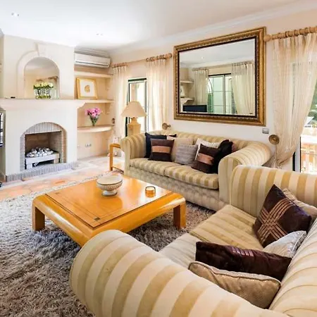 Sleeps 6 Pool Air Con T607837